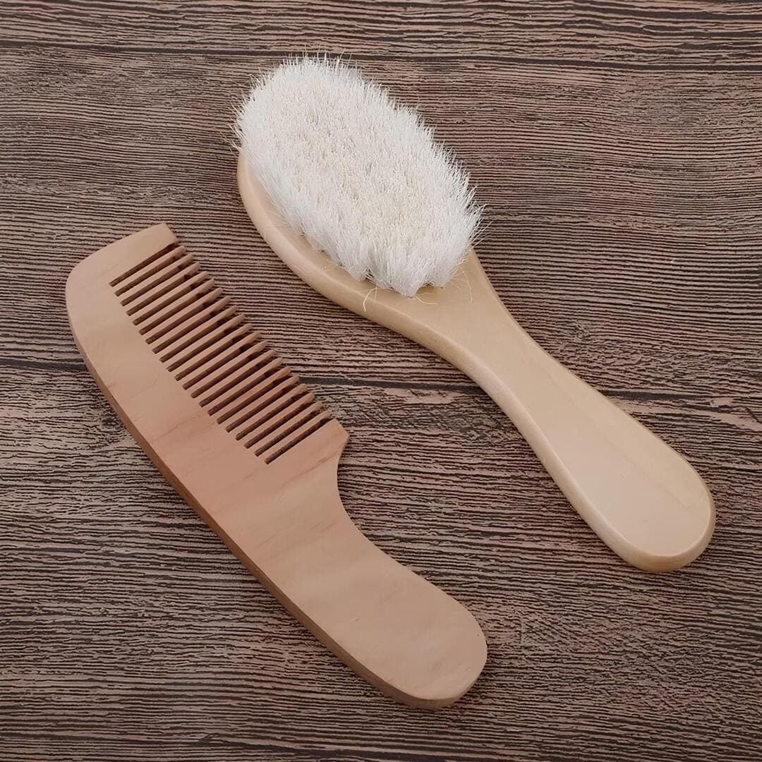 Brosse et peigne en bois
