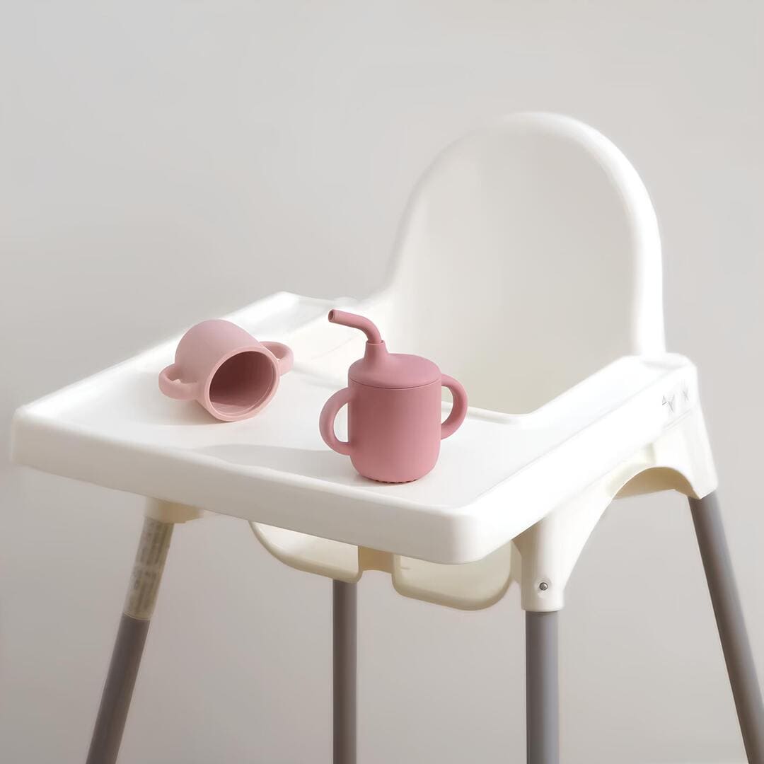 Tasse en silicone avec paille