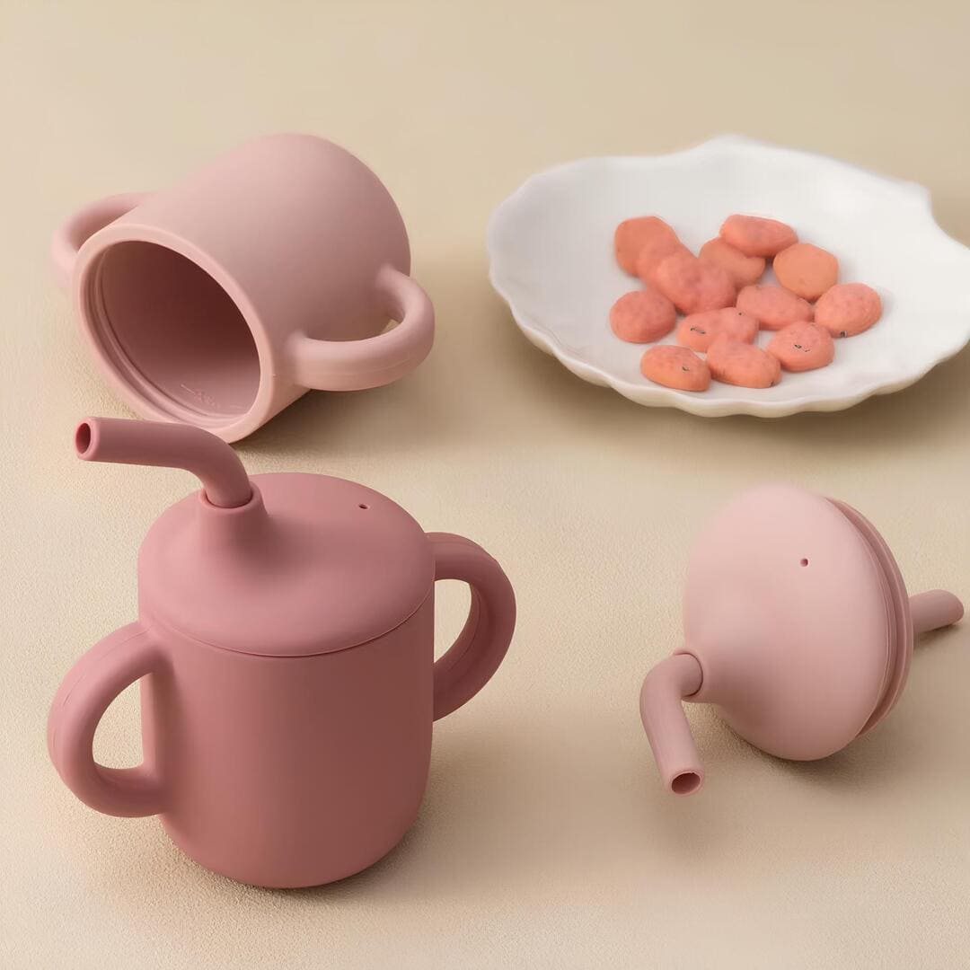 Tasse en silicone avec paille